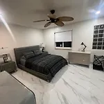New! Upscale Modern Waterfront Apartment 3Br 3Ba