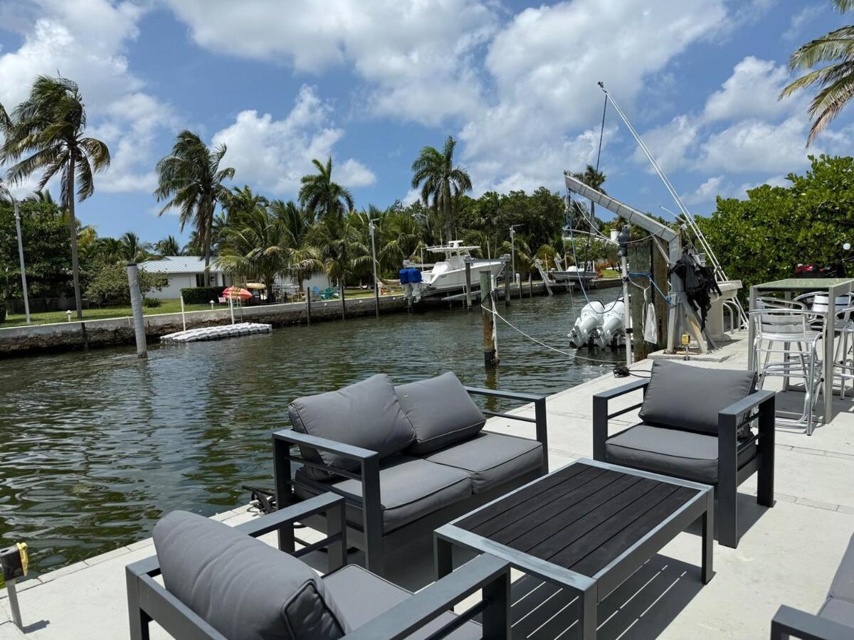 New! Upscale Modern Waterfront 3br 3ba * Miami