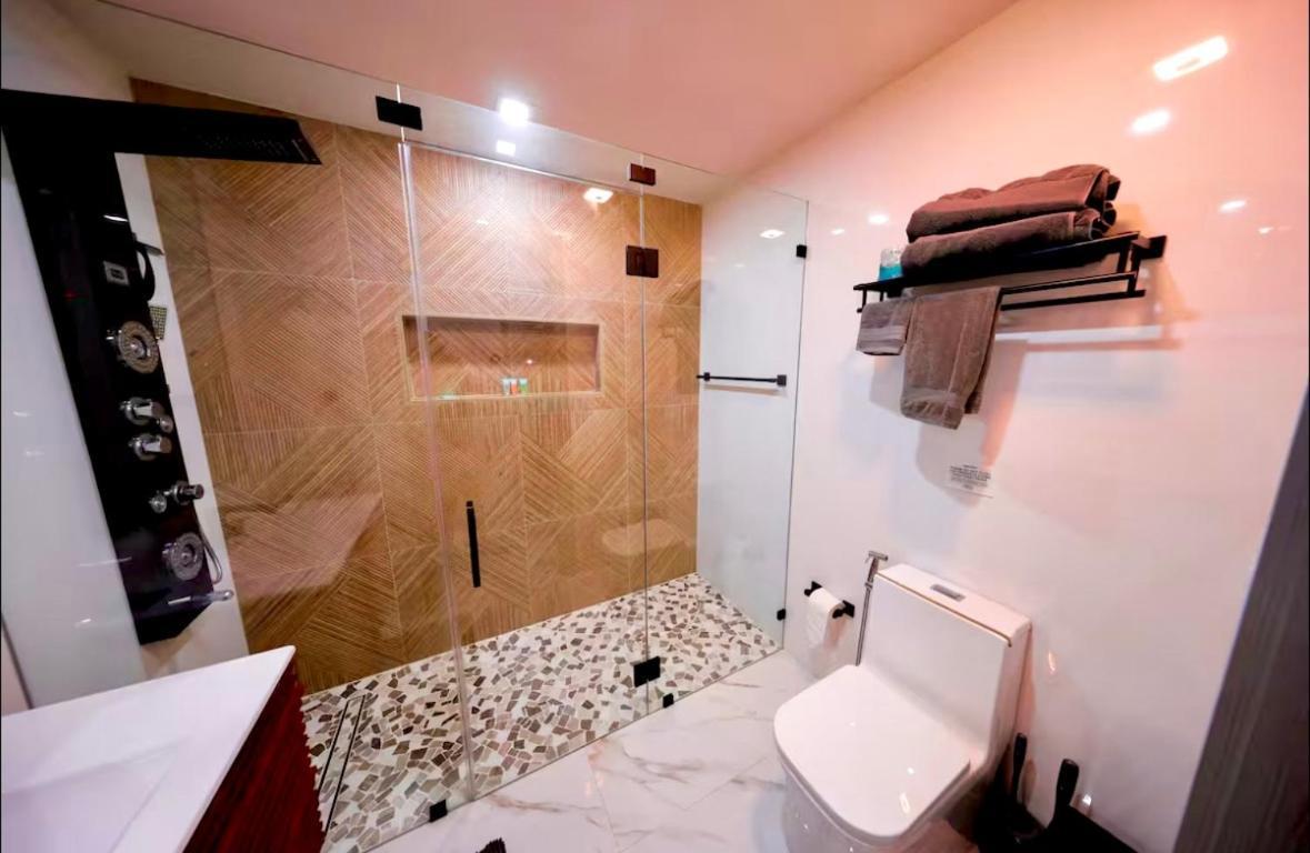 New! Upscale Modern Waterfront 3br 3ba * Miami
