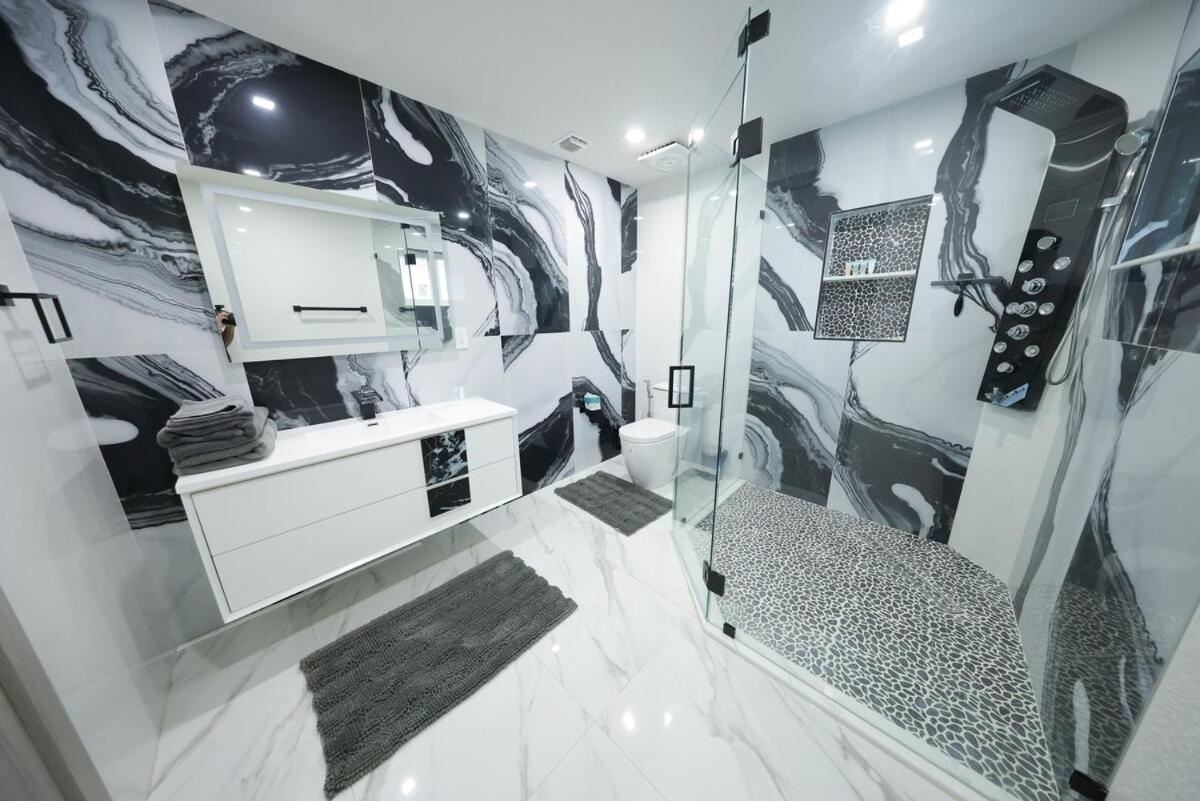 New! Upscale Modern Waterfront 3br 3ba Pousada Miami