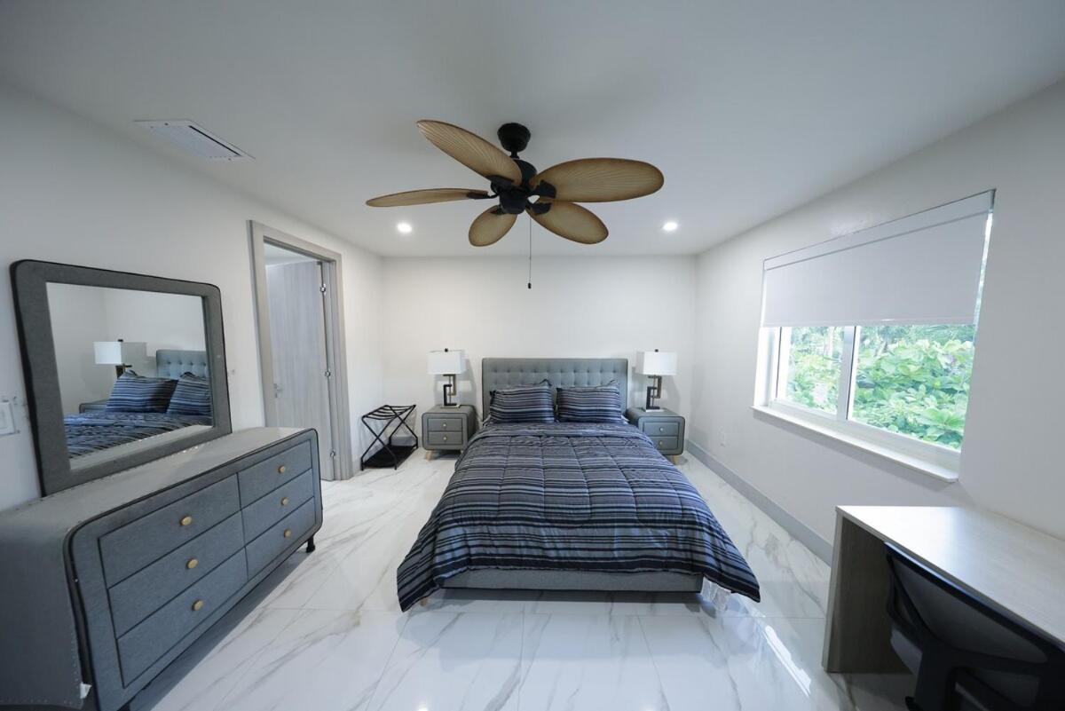 New! Upscale Modern Waterfront 3br 3ba Miami