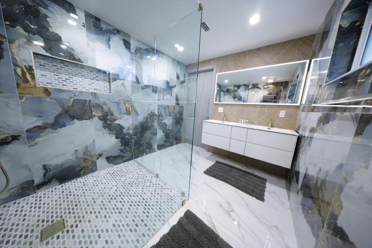 New! Upscale Modern Waterfront 3br 3ba Miami