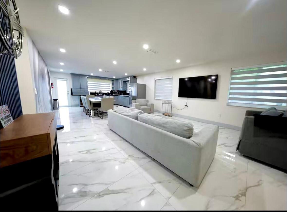 New! Upscale Modern Waterfront 3br 3ba Pousada *