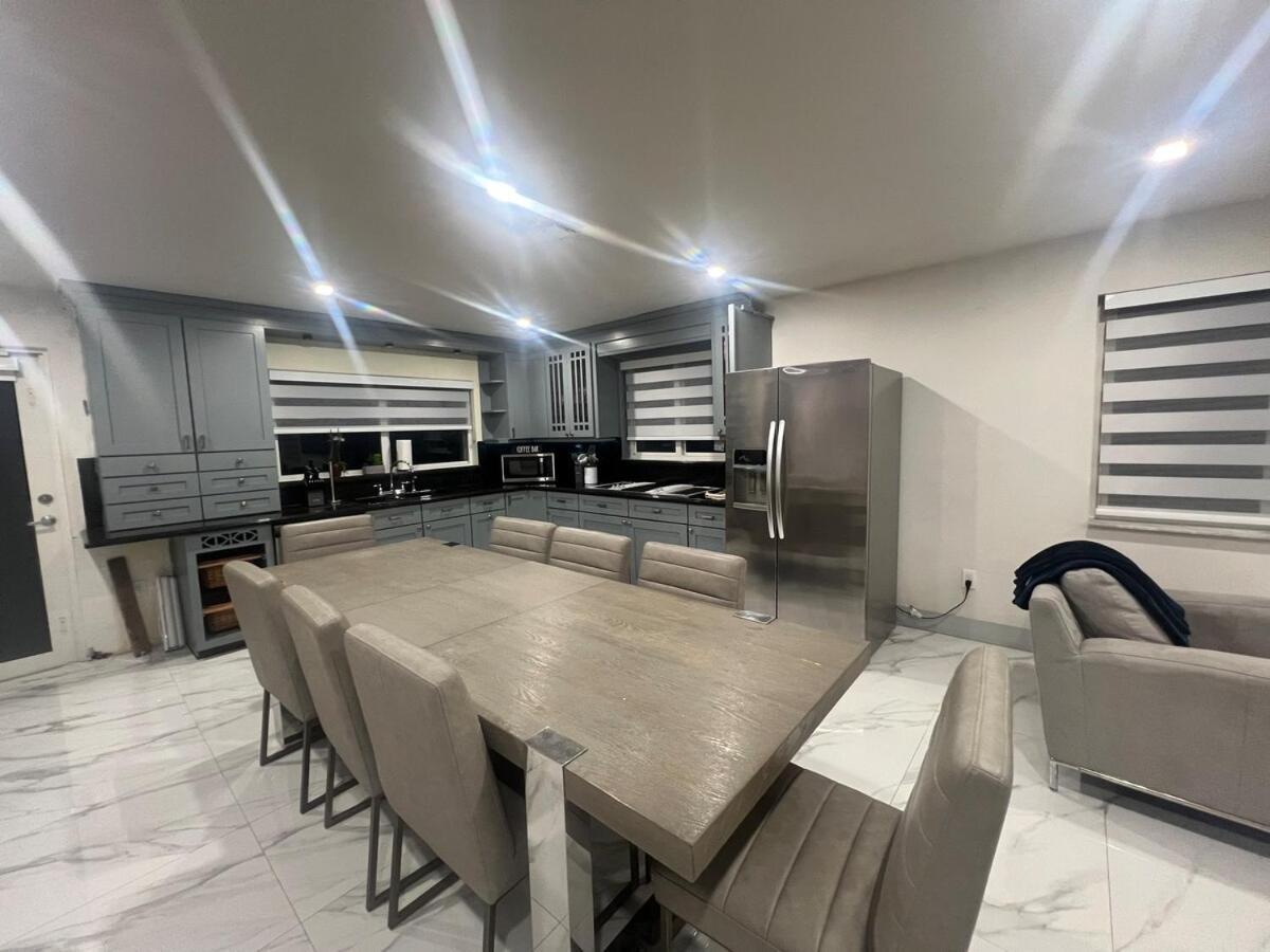 New! Upscale Modern Waterfront 3br 3ba Pousada *