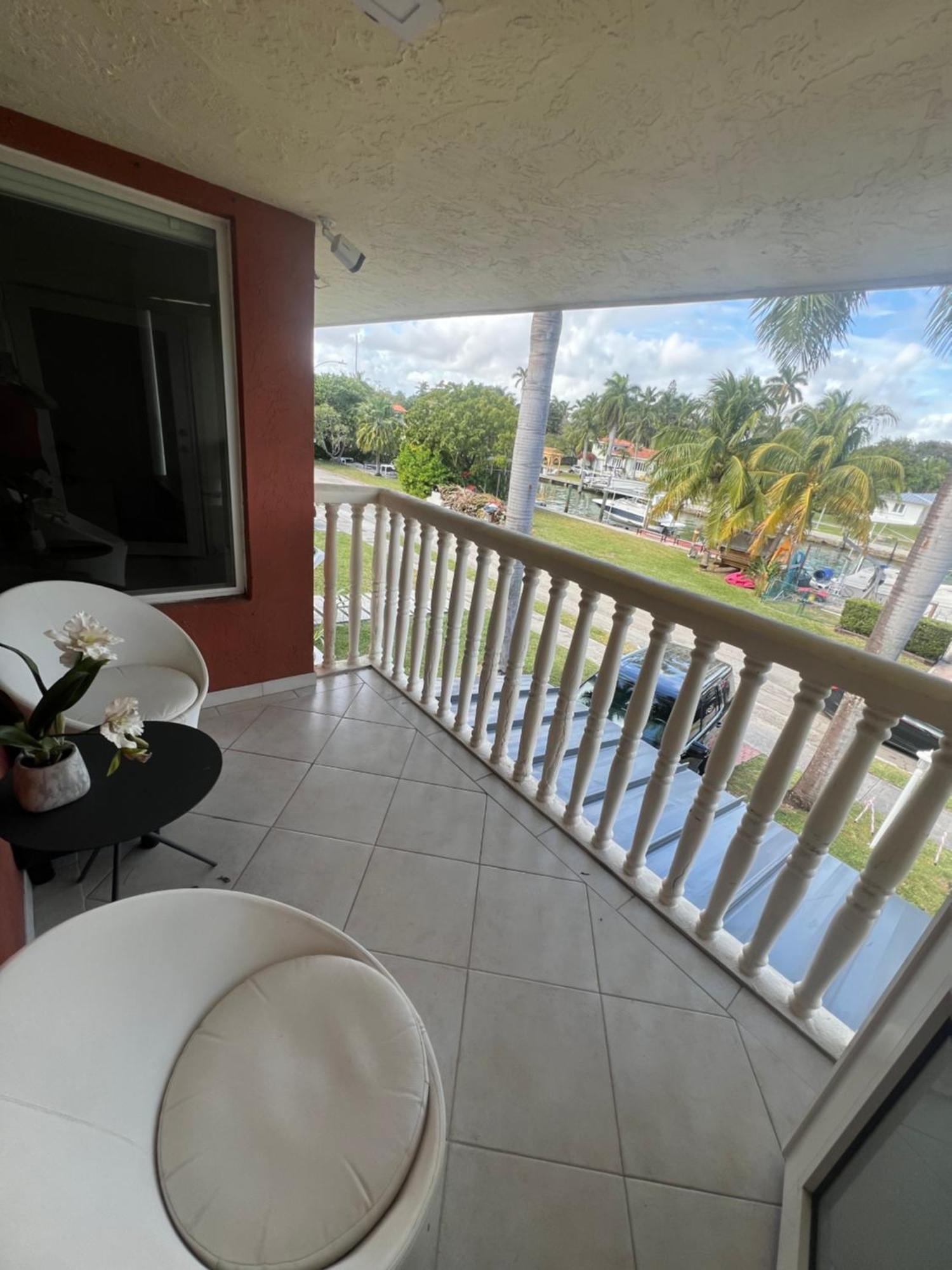 New! Upscale Modern Waterfront 3br 3ba
