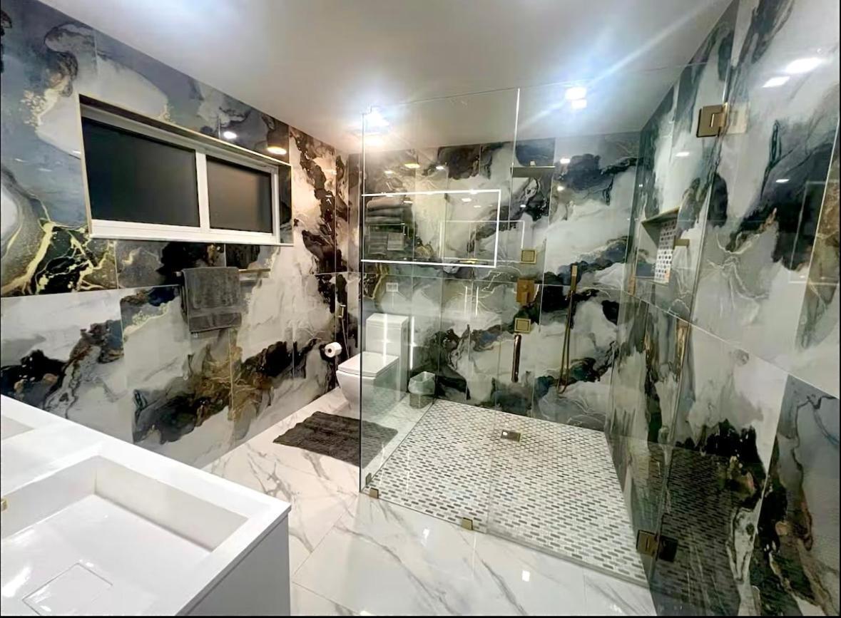 New! Upscale Modern Waterfront 3br 3ba Miami